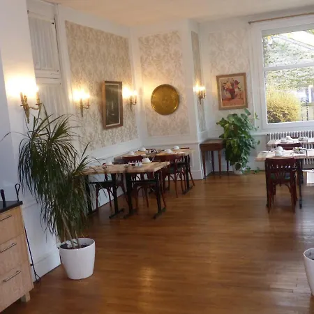 Des Thermes Bourbon-lʼArchambault