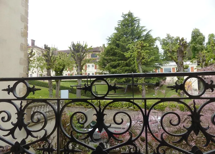 Hotel Des Thermes Bourbon-lʼArchambault
